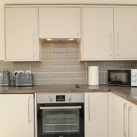 Luxury 5 Star London Apartment - Parking, Garden, Nr Greater London Metro Stations Londres Exterior foto
