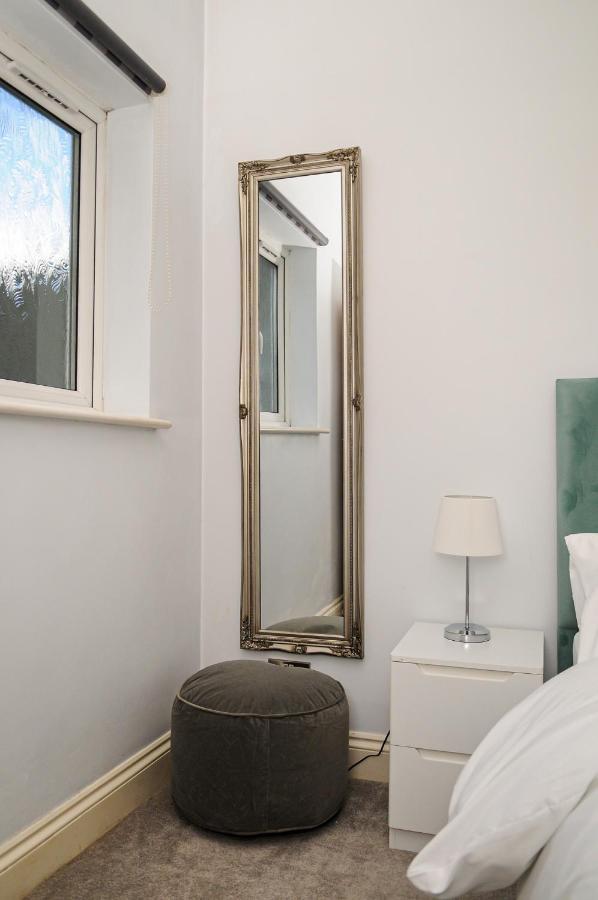Luxury 5 Star London Apartment - Parking, Garden, Nr Greater London Metro Stations Londres Exterior foto